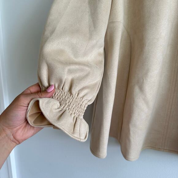 Tuckernuck Bone Suede Easton V-Neck Ruffles 3/4 Sleeve Blouse Cream S - Picture 7 of 10